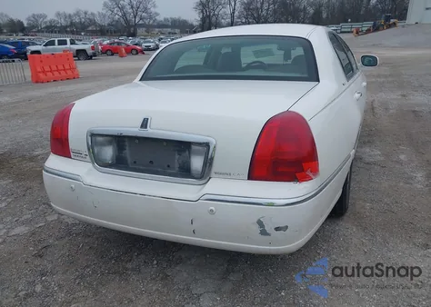 2004 Lincoln Town Car Signature from USA, damaged, VIN 1LNHM81W34Y639078